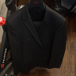 HUGO Classic Black Men's Suit